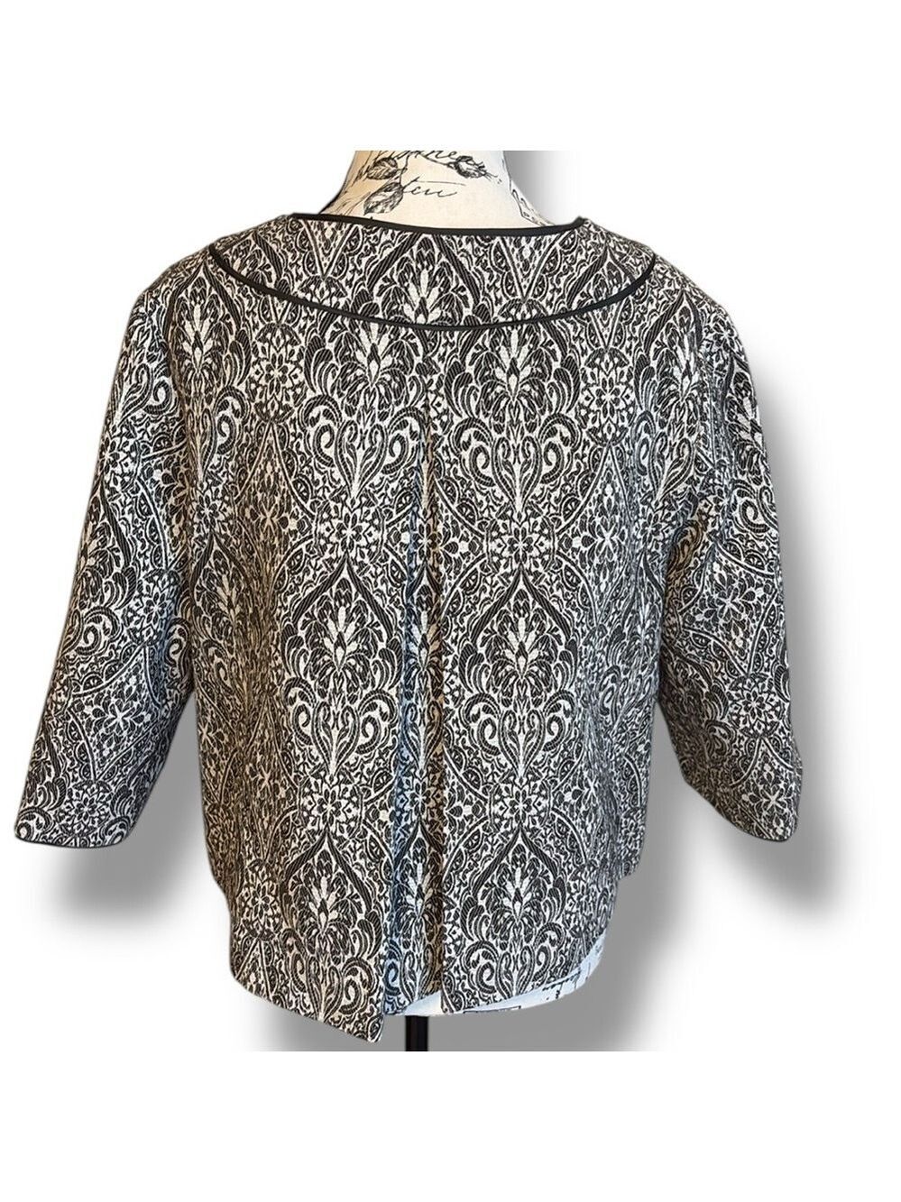 Notations Women’s Swing Jacket Cropped Jacquard Print Black & Cream Size M - Picture 3 of 6